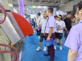 小型密炼机在操作过程中如何排除水分?